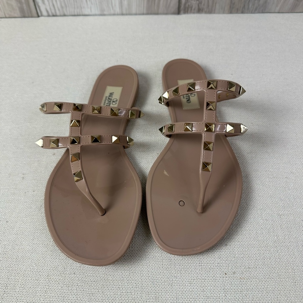 Flawed Valentino Garavani Nude Studded Sandals -37